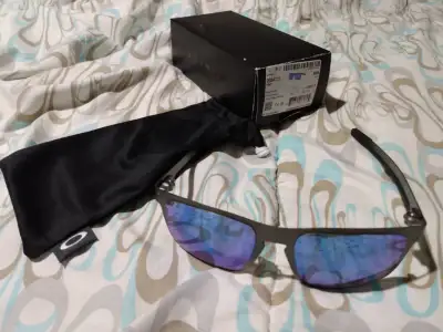 Oakley Holbrook Metal Polarized (Brand New), View more