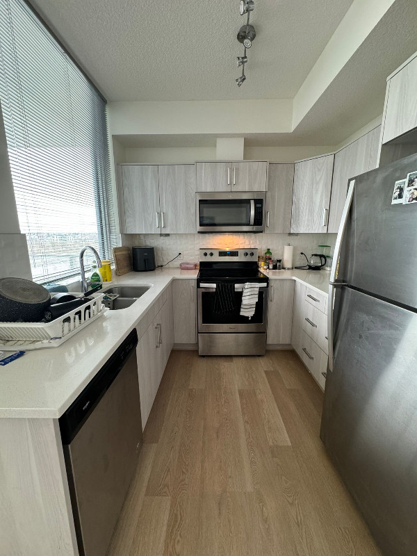 2 bed 2 bath available June 1 in Long Term Rentals in Calgary - Image 2