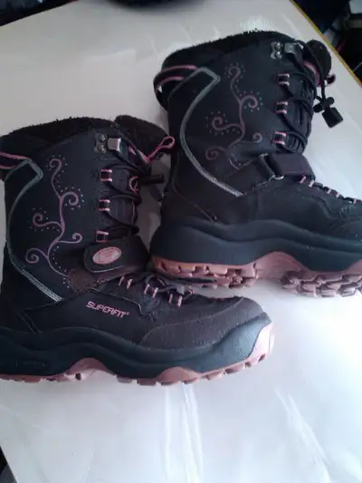 Women`s SuperFit Winter Boots size 7, View more