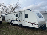  2012 North Trail holiday trailer