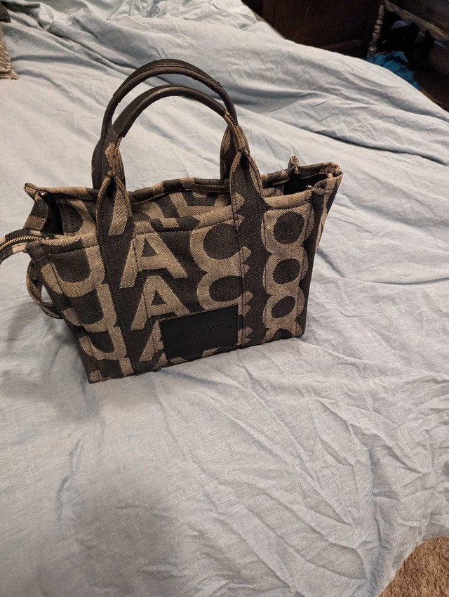 Marc Jacobs Tote in Women's - Bags & Wallets in St. Albert - Image 2