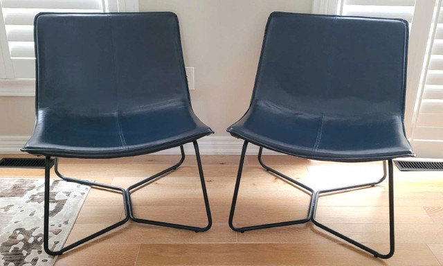 Contemporary Lounge Chairs x2 in Chairs & Recliners in Oakville / Halton Region - Image 2