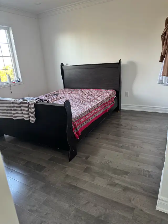 Room available from Nov 01 for girl in Room Rentals & Roommates in Mississauga / Peel Region - Image 4