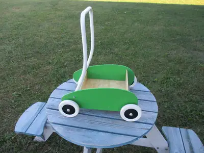 In very good condition, clean & proper, I don't think this little wagon/cart has seen much use. Ikea...