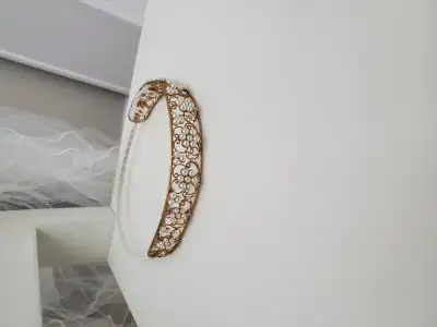 Bridal Headpiece w/Malis Henderson Veil, View more