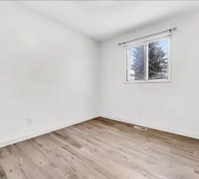 private Room available for girl