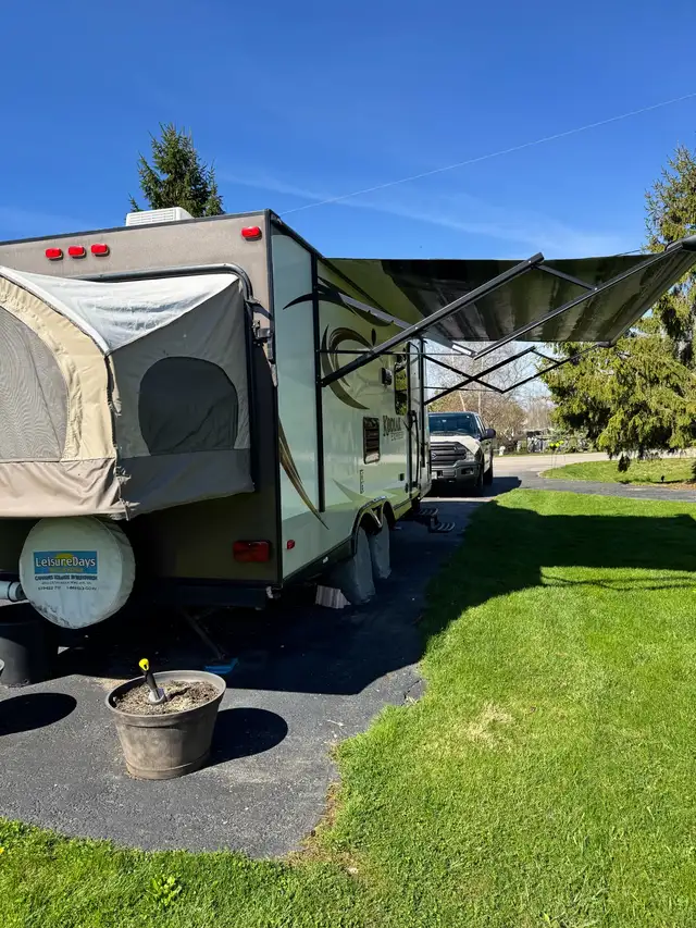 KODIAC  Express 2013. Immaculate in Travel Trailers & Campers in Hamilton - Image 2