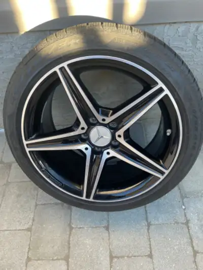 I am selling my set of 4 Mercedes AMG Pirelli Sottozero Run-flat Winter Tires. I don't drive this ca...