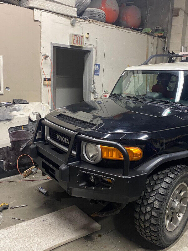 2007-2014 TOYOTA FJ CRUISER FRONT STEEL BUMPER in Auto Body Parts in Burnaby/New Westminster