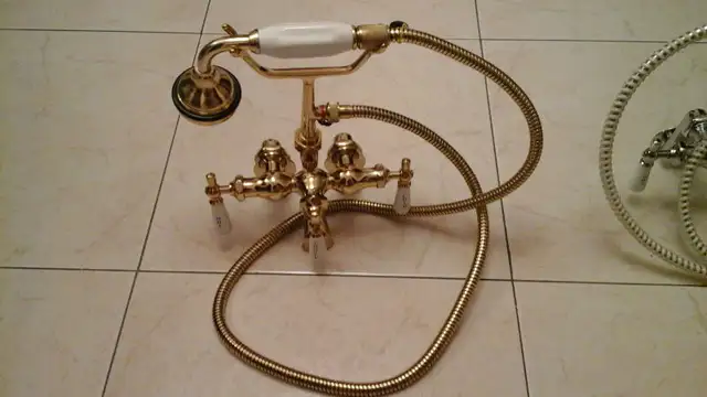 bath tub  faucet62863286451203122