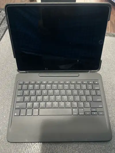 Logitech 10.5Inch IPad Pro with Keyboard, View more