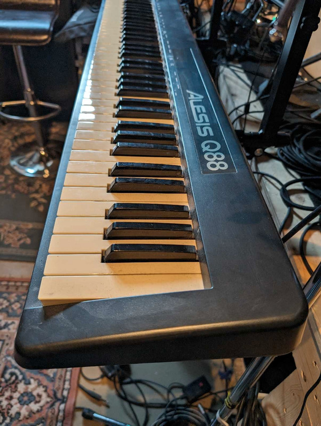 Alessi Q88 midi controller  dans Pianos et claviers  à Ville de Montréal - Image 4
