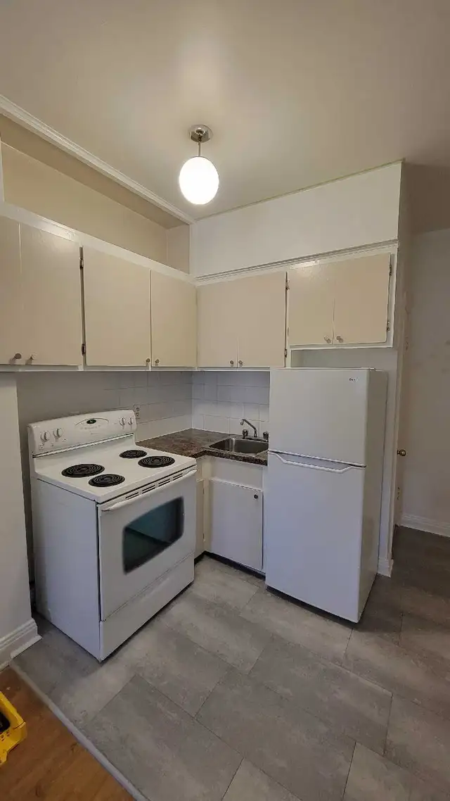 Studio for Rent on Jean Talon Ouest very near Metro and REM in Long Term Rentals in City of Montréal - Image 4