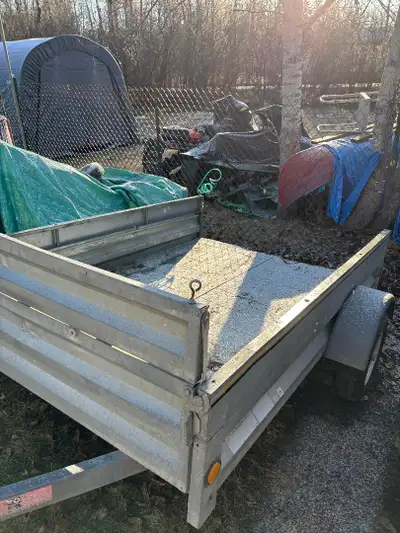 cleang yard trailers got to go ramp reinstalled easy bolt on and off also other trailer1100