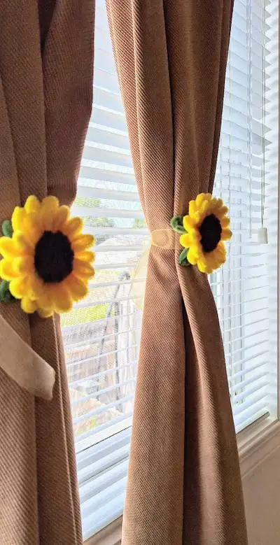 Set of 2 handmade curtain ties, View more