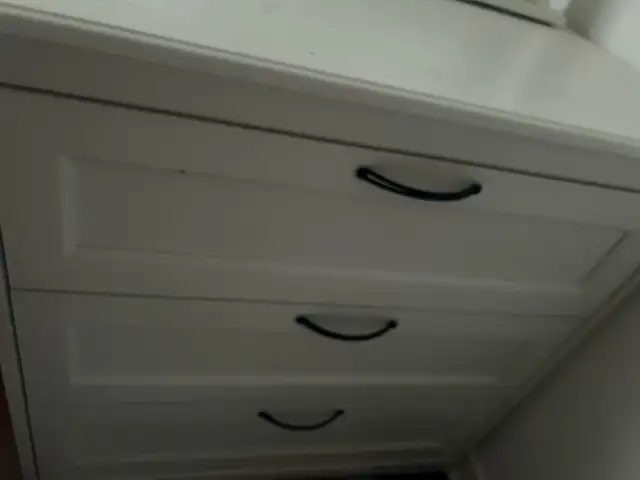 Ikea White Vanity / Dresser in Dressers & Wardrobes in Mississauga / Peel Region - Image 4