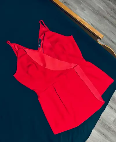 Excellent Condition Only worn Once / Like New Purchased from West Ed Mall Perfect top for a Christma...