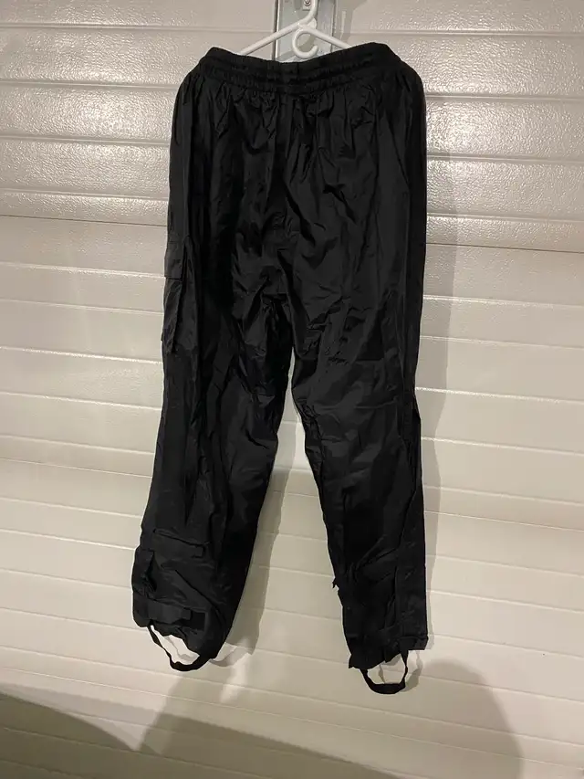 Outer Wear Rain Gear in Multi-item in Edmonton - Image 3