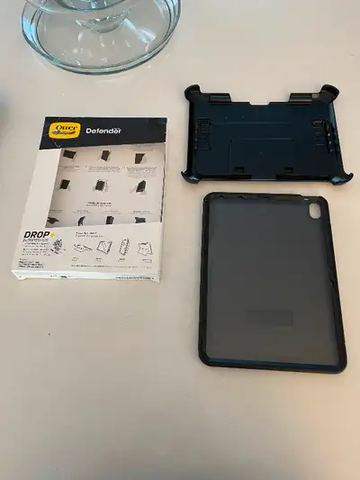 Otterbox Defender Case for iPad Pro 11”(M2)/4th/5thGen Brand New Smoke-free home **Will ship, please...