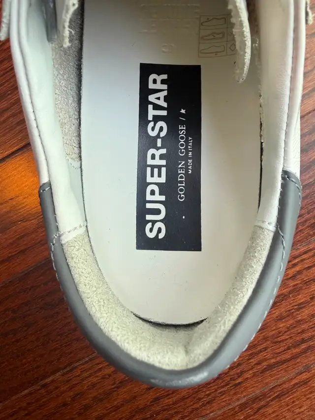 Golden Goose Super-Star Classic White Ice Dark Grey Size 39 EU in Women's - Shoes in City of Toronto - Image 3