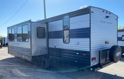 Roulotte Forest River Cherokee 2021 modèle ACKT264DBH 26 pieds de plancher, 33 pieds au total. 6,760...