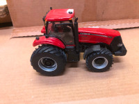 Ertl Elite 1:32 Case IH 335 Toy Tractor