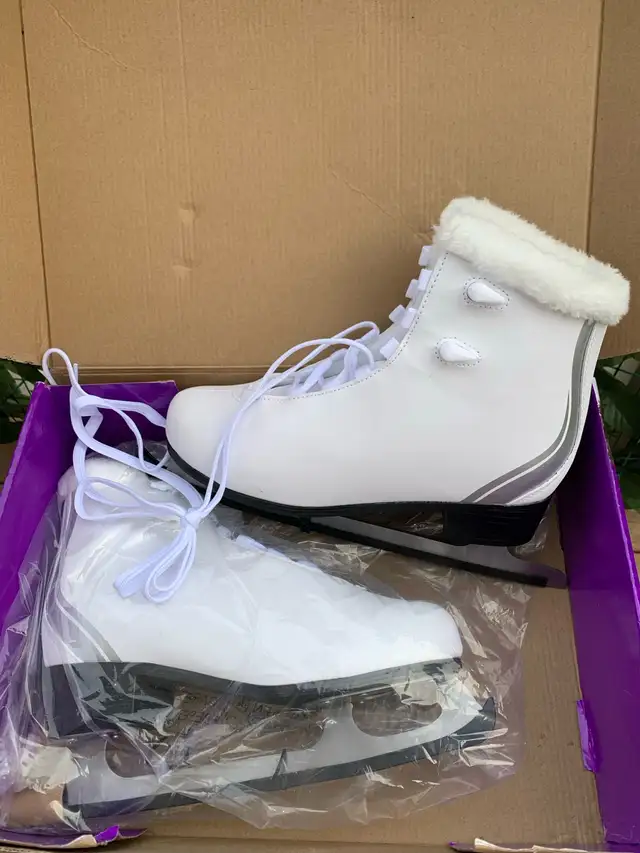 NEW FIGURE SKATES Women's Shoe Size 10 / 10.5 BRAND NEW in Skates & Blades in Oakville / Halton Region - Image 7
