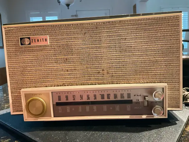 Radio Zenith in General Electronics in Oshawa / Durham Region - Image 5