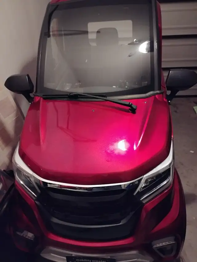 Enclosed mobility scooter for sale in Scooters & Pocket Bikes in Markham / York Region - Image 3
