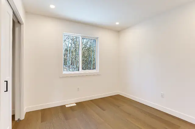 FOR RENT - EXECUTIVE BRAND NEW 3 BED 2.5 BATH -  $3200+UTIL in Long Term Rentals in Terrace - Image 11