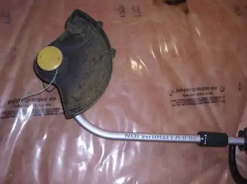 Yardworks Grass Trimmer in Lawnmowers & Leaf Blowers in Mississauga / Peel Region - Image 6