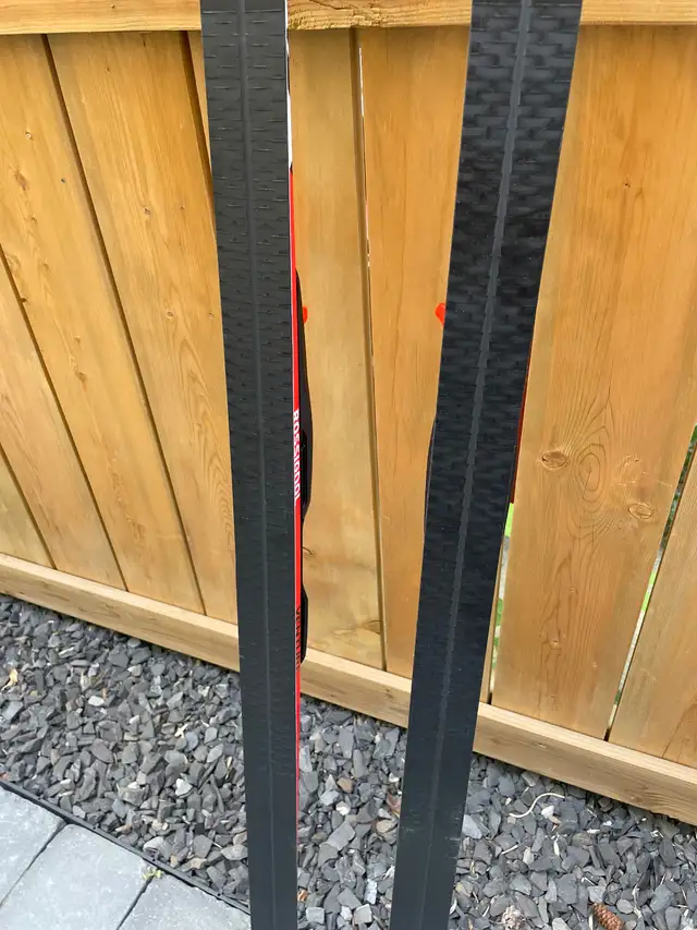 Rossignol Junior Venture Waxless XC Ski 150cm in Ski in Calgary - Image 5