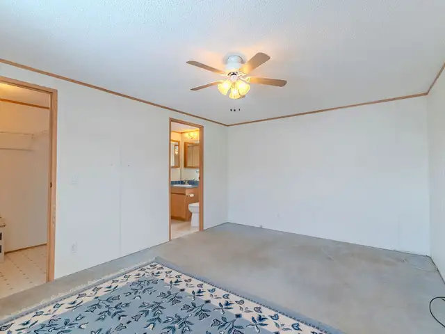 3 Bed 2 Bath Mobile Home Near Saskatoon. Garage + Open View in Houses for Sale in Saskatoon - Image 13