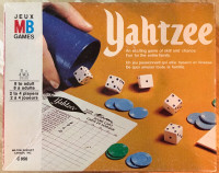 Yahtzee - Jeu passionnant qui allie hasard et finesse.