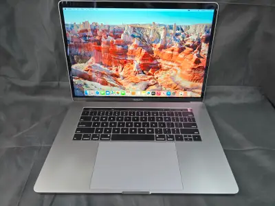 Apple Macbook Pro Intel Core i7 2.6 Ghz 6C 32 GB 512 GB, View more