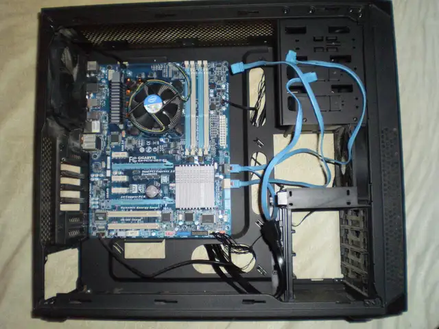 Desktop Computer CASE with Motherboard, Fans and Cables in System Components in City of Toronto - Image 6