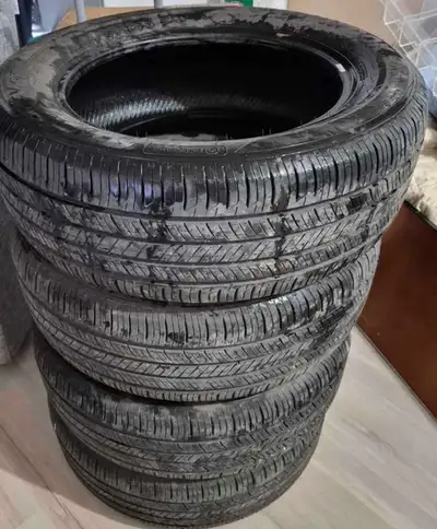 4x 225/60/R17 kinergy gt hankook 340$$bon pour plusieurs été il son neuf et jai une autre aussi d'ét...