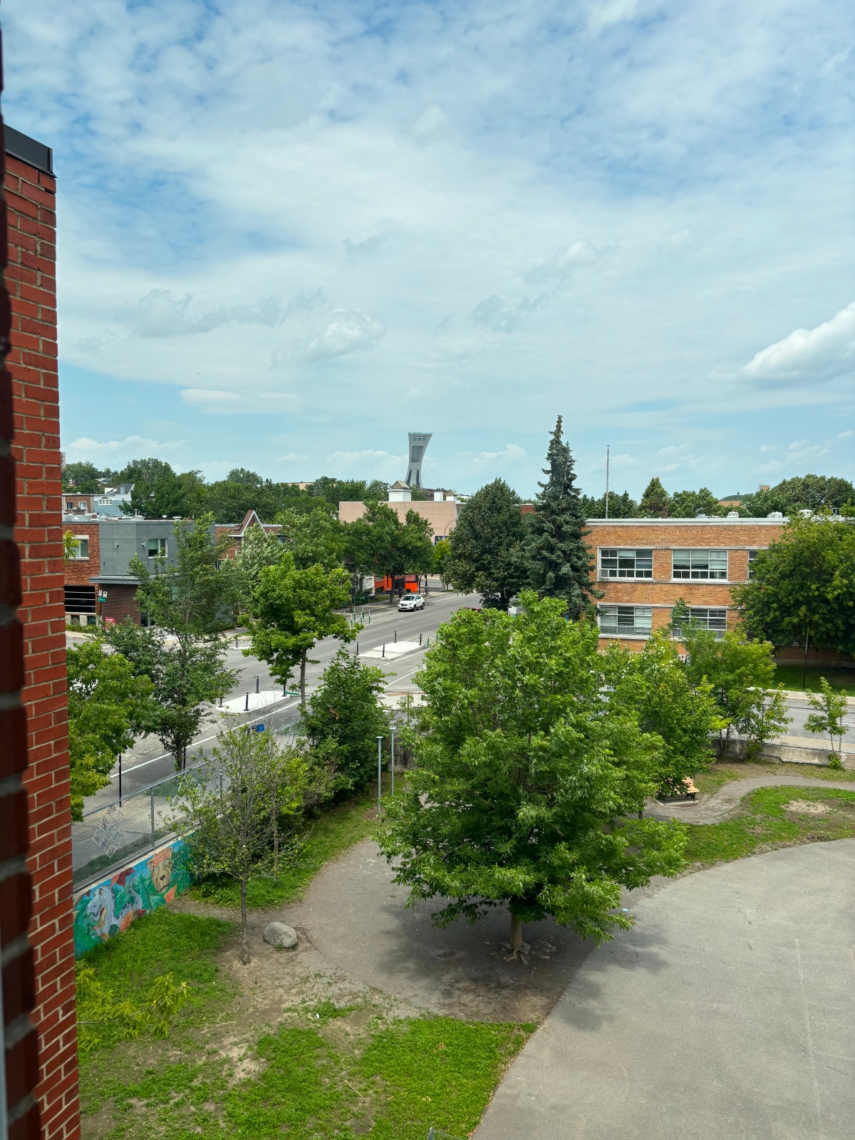 G. 4-1/2 Hochelaga Maisonneuve Disp. maintenant ou le 1er sept — photo 3