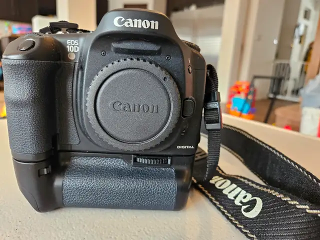 Canon EOS 10D Digital Camera Body & Canon BG-ED3 Battery Grip63793682818691120