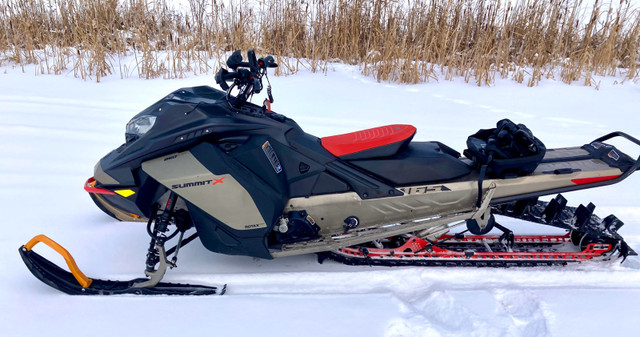 2022 Summit 850  X with  Expert Package in Snowmobiles in Dartmouth - Image 2