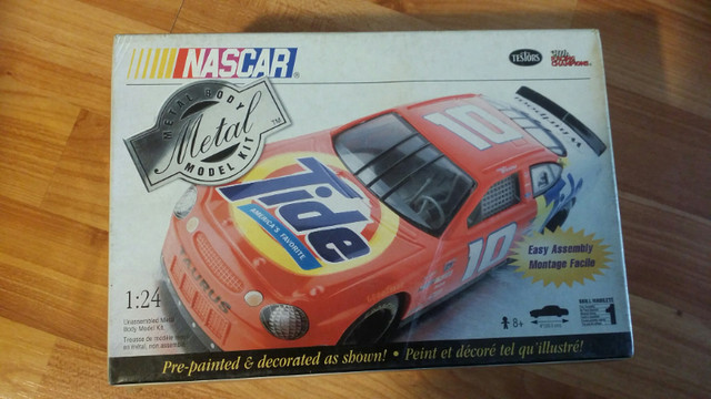 New Sealed Testors Metal NASCAR Tide Taurus in 1/24 Scale in Arts & Collectibles in Oshawa / Durham Region