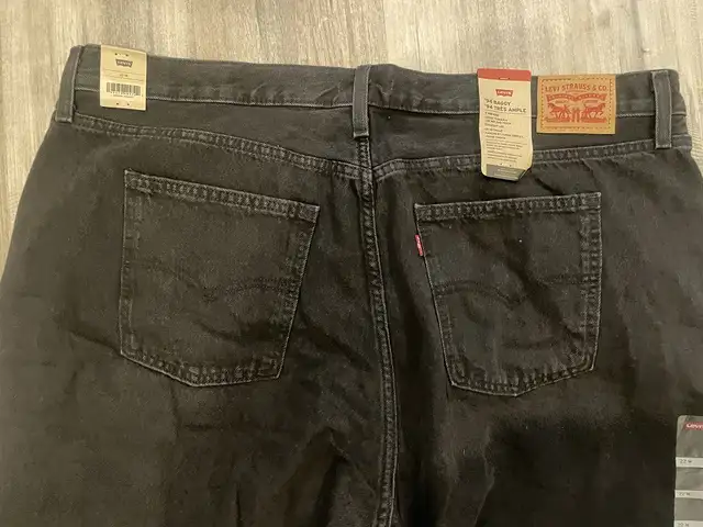 *NWT (Reg. $100)* Levi's Women's 94 Baggy Jeans (Sz 22W) in Women's - Bottoms in Markham / York Region - Image 9
