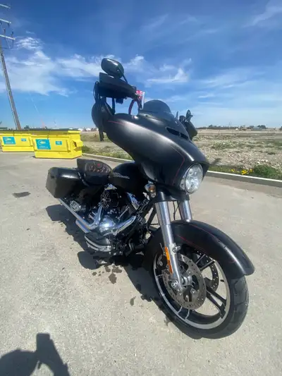 Beautiful street glide special, well maintained mechanically sound. 26km 103 Stage 1 18” bars Grips...