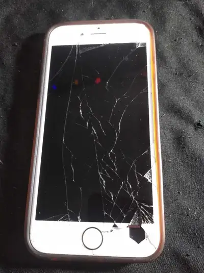 iPhone 6s pour pièces, View more