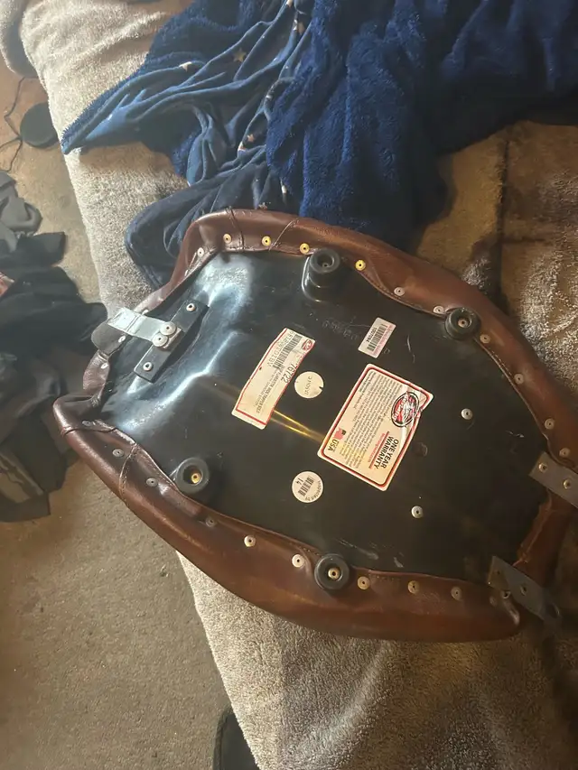 Mustang Solo seat from 1999 Electra glide in Touring in Belleville - Image 3