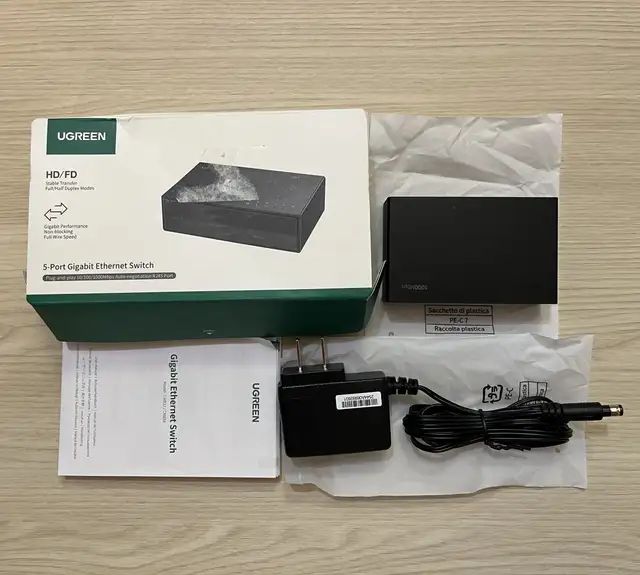 UGREEN 5 Port Gigabit Ethernet Switch, Splitter, Plug & Play
