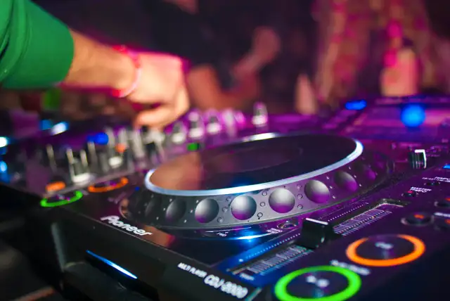 DJ / SOUND SYSTEM WITH ENGINEER / PARTY AND STAGE LIGHTING63793633425793123