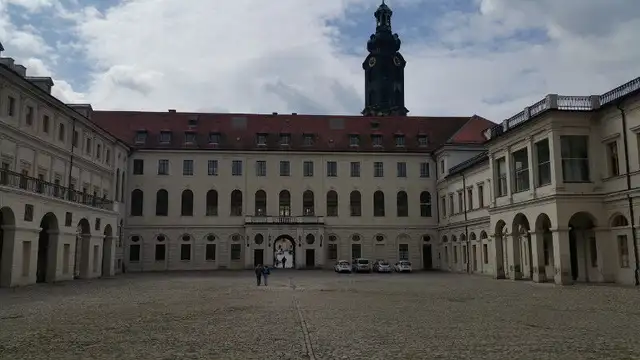 German Language Instruction64519983963649122