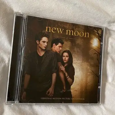 5 x Twilight Movie Saga 2 x Disc Special Edition  DVD+CD+Poster, View more