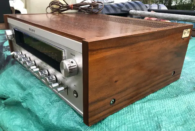 Sony STR-7055 Receiver in Stereo Systems & Home Theatre in Oshawa / Durham Region - Image 5